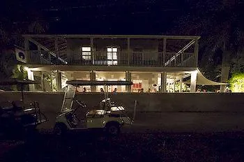 The Landing Hotel Dunmore Town