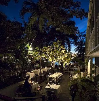 The Landing Hotel Dunmore Town