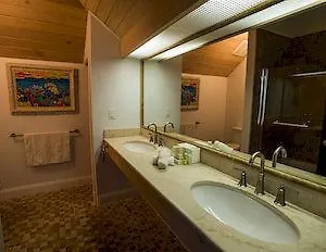 The Delphi Club At Rolling Harbour **** Sandy Point